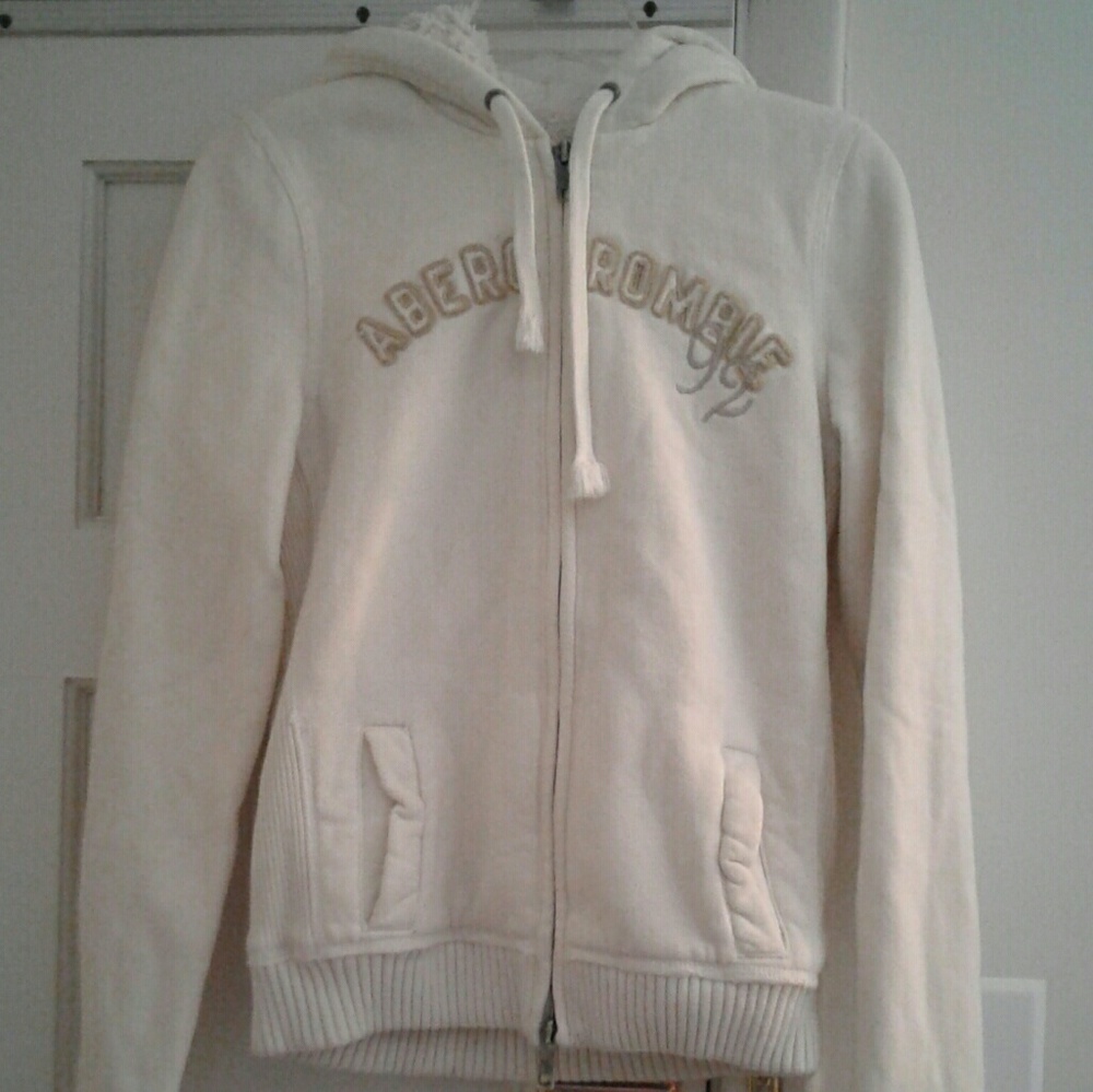 COPY - Abercrombie and Fitch zip up fur hoodie